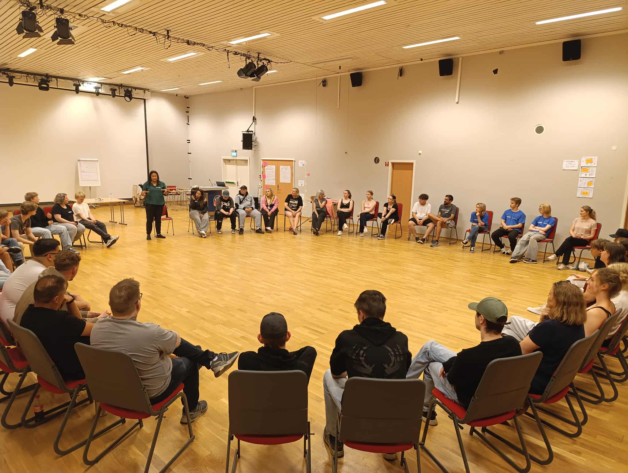Atividade de Construção de Parceria com Jovens